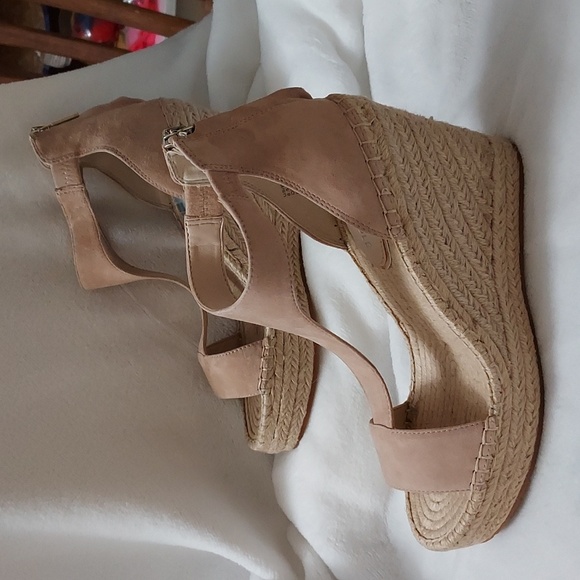 Kenneth Cole New York womens Olivia T Strap wedges - Picture 4 of 12